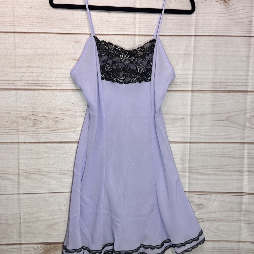 Jones New York Lavender Purple Black Lace Trim Chemise Nightgown Medium